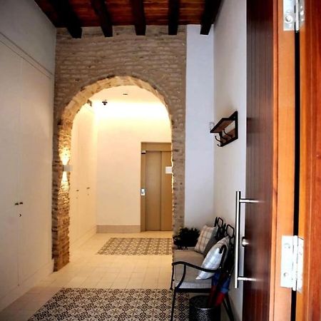 Mini Hotel In The Heart Of Sevilla For Exclusive Usage Экстерьер фото