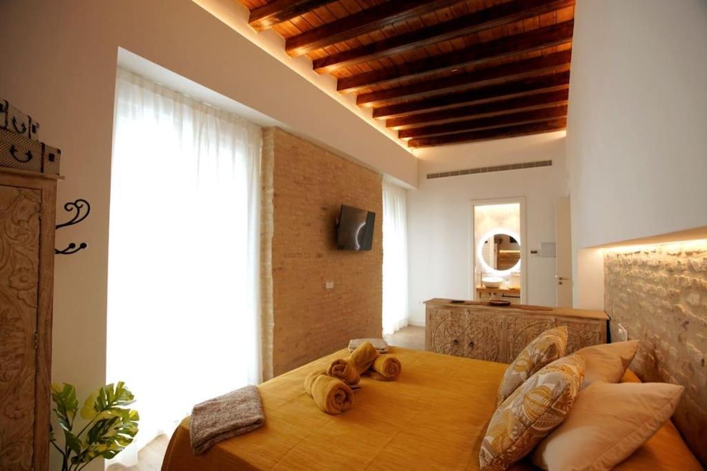 Mini Hotel In The Heart Of Sevilla For Exclusive Usage Экстерьер фото
