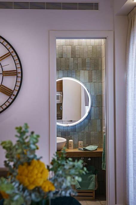 Mini Hotel In The Heart Of Sevilla For Exclusive Usage Экстерьер фото
