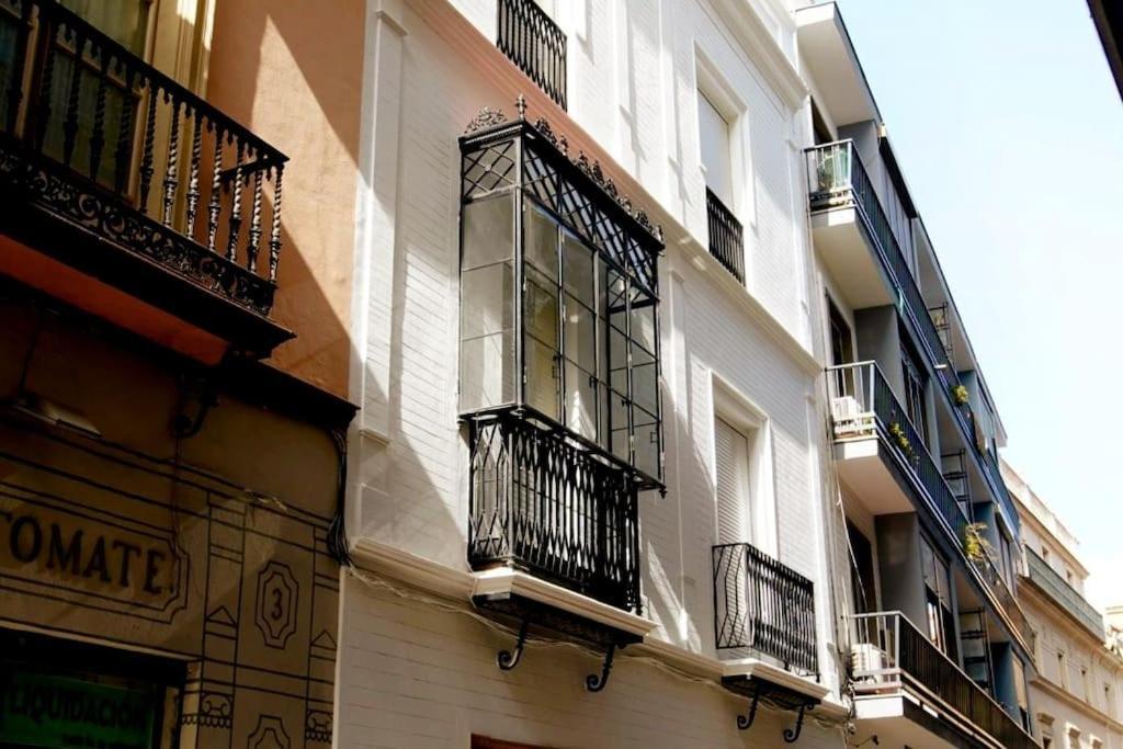 Mini Hotel In The Heart Of Sevilla For Exclusive Usage Экстерьер фото