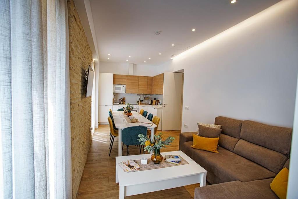 Mini Hotel In The Heart Of Sevilla For Exclusive Usage Экстерьер фото